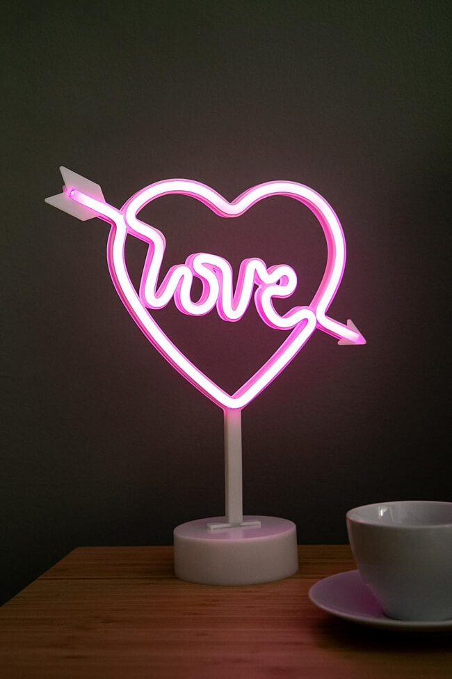 Διακοσμητικό Επιτραπέζιο Φωτιστικό LED Love με Καρδιά