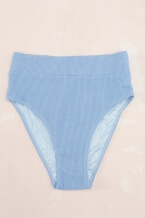 Небесно синьо