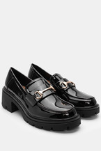 Черно-Лачена кожа