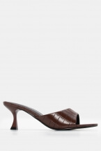 Кафяво Тъмно